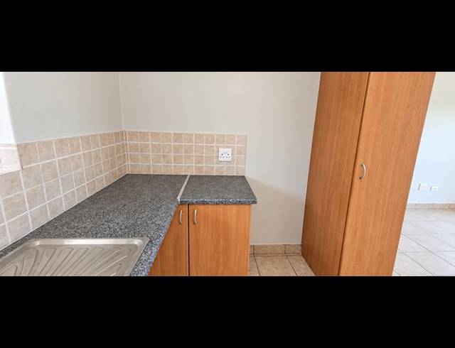 1 BEDROOM TOWNHOUSE FOR SALE IN KOSMOSDAL
